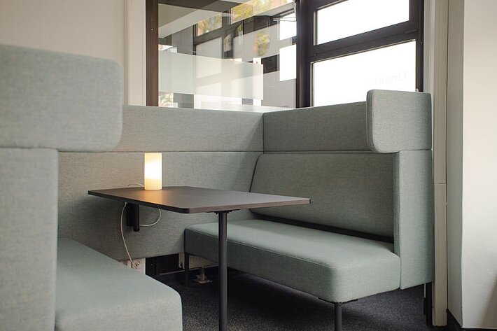 Eine gemütliche Sitzecke im Coworking Space.